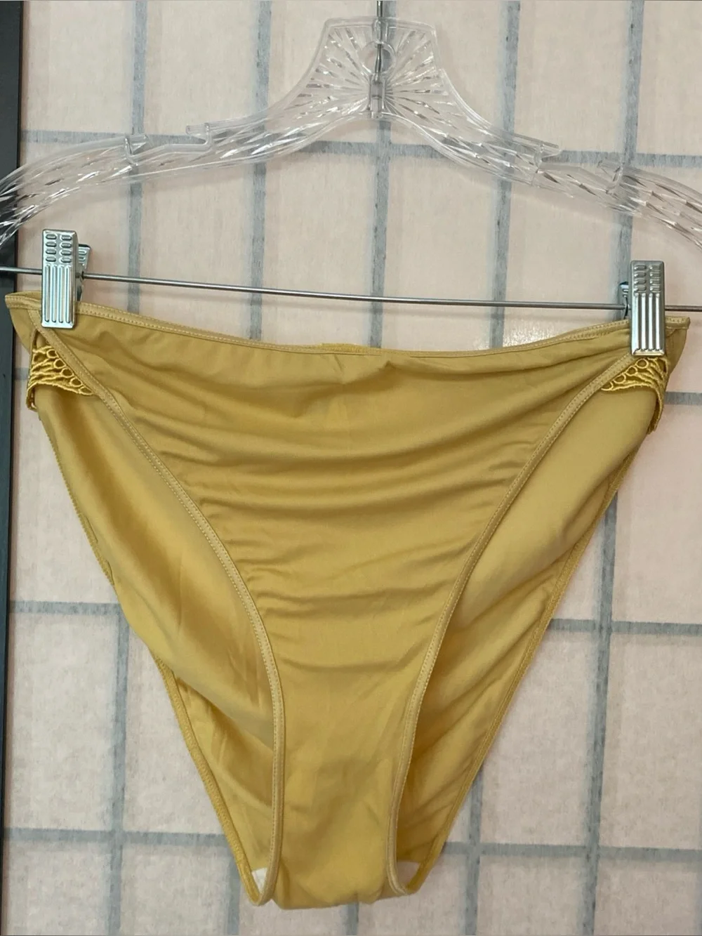 Essence Of Body Soul NWT 10 Hi Cut Satiny Hipster Panty  Crochet Insets at Sides